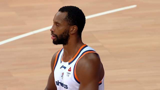 世界杯高清直播-上海男篮4连胜,排名暂时升至第2 弗格36分梦回巅峰 主力保存体能